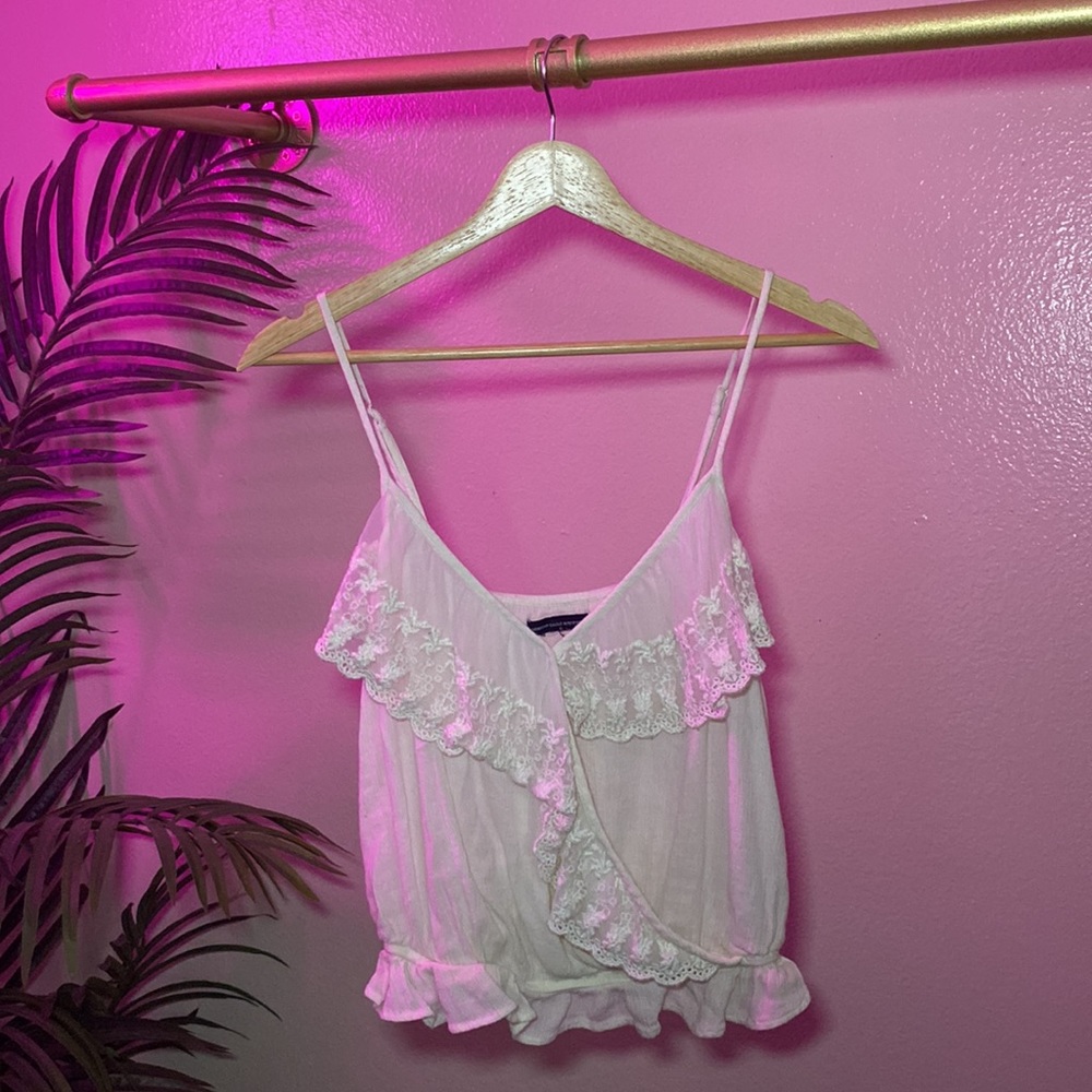 AMERICAN EAGLE - WHITE LACE V-NECK TANK TOP - Picture 1 of 16